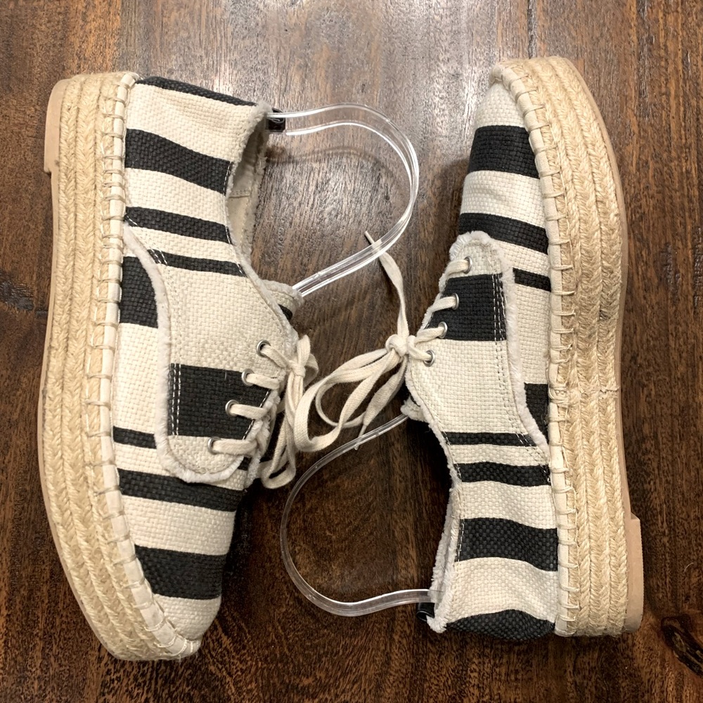 DV - Dolce Vita - Black & White Espadrilles - Size 9 - Excellent Condition!
